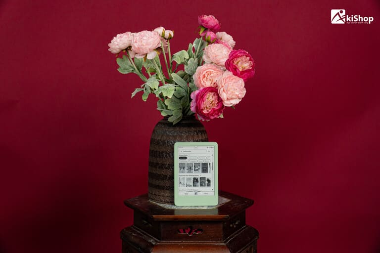 Kindle Basic tuy có khả năng chống sốc tốt nhưng phần vỏ lại dễ xước do được làm bằng nhựa