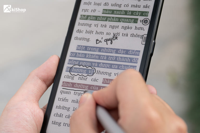 Kích thước màn hình và cỡ chữ hợp lý giúp trải nghiệm đọc thoải mái hơn.