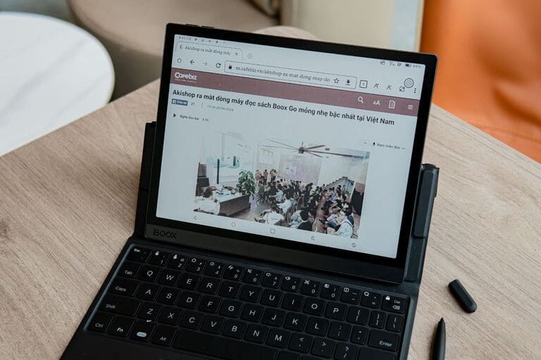 Đọc báo trên thiết bị Boox