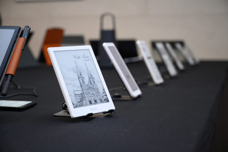 Akishop chuyên tư vấn và cung cấp những sản phẩm về máy đọc sách