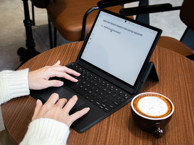 Màn hình chống ánh sáng xanh bảo vệ măt khi học tập và làm việc