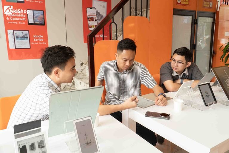 Đội ngũ Akishop tư vấn tận tâm 