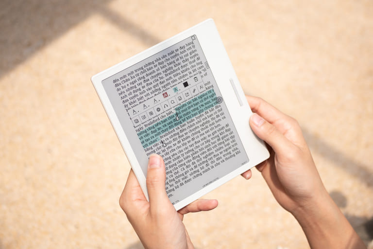 Thu cũ đổi mới máy đọc sách là phương án tối ưu chi phí cho người sử dụng