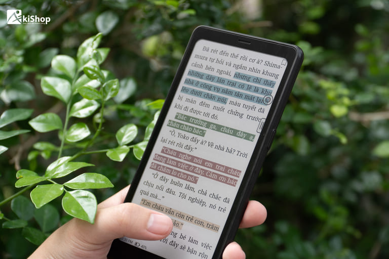 Sử dụng máy đọc sách đem lại sự tiện lợi và không gây hại cho mắt